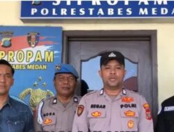 Viral Polisi Merokok di Mobil Patroli, Bripka ASBS Klarifikasi dan Minta Maaf