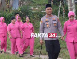 Kapolres Pakpak Bharat Bersama Ketua Bhayangkari Cab. Pakpak Bharat Peduli Kepada Warga Masyarakat Yang kurang Mampu.